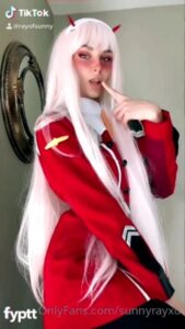 COSPLAY GIRL GETS NAKED ON TIKTOK WITH A LONG WHITE HAIRSTYLE