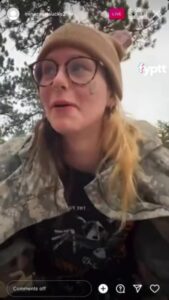 GIRL FLASHES HER PUSSY OUTDOOR ON LIVE