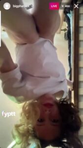WELCOME TO THIS GIRLS WORKOUT ROUTINE ON LIVE WITH HER NAKED ASS AND PUSSY