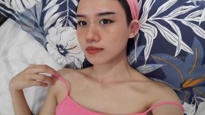 Babe Informal Selfie by zoemieu