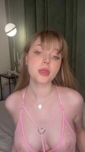 Babe Solo Blonde by DushessIness