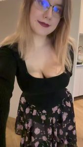 Blonde Busty Bouncing tits by delimbre