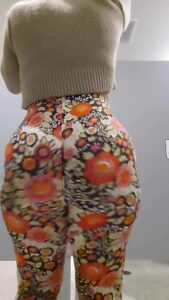 Bouncing Big ass Ass clapping by daphne63