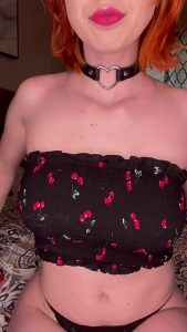Choker Hanging tits Redhead by bikatan