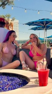 Fingering Public Girlfriends by tikporn
