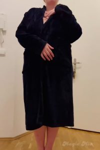 Hanging tits Robe Huge tits by magic mia