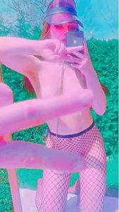 Natural tits Girlfriend Fishnet by runarainbow