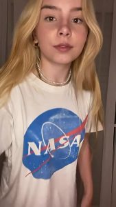 Onlyfans Blonde Non nude by miaxmln