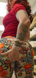 Redhead Big ass Shakes ass by daphne63