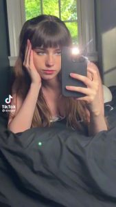 Selfie Brunette Tiktok by soogsx