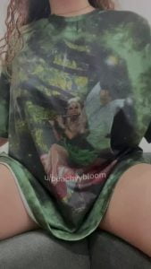 Shaking boobs Titty drop Big areolas by peachyybloom