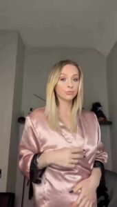 Solo Pornstar Onlyfans by deedeexo02