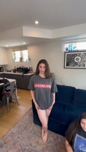 Strip Cunnilingus Brunette by mari and jandro