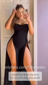 Submissive Findom Striptease by fitbcheeks