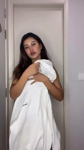 Teen Babe Solo by sapphire kitty