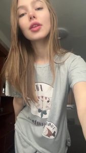 Titty drop Skinny Strip by fauna mur