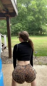 Twerking Ass shaking Ass by realprettyangel