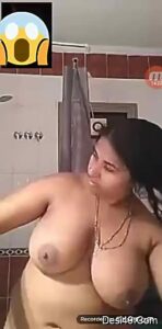 Big boobs Beautiful Aunty by raviun0