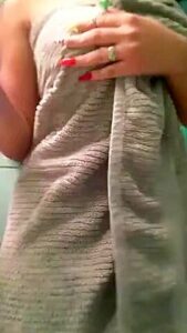 Bonnet Bitty Towel Off