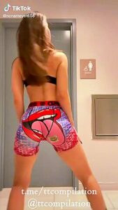 Crazy Adult Clip Vertical Video Newest Pretty One