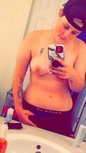 Dominant Beautiful Bi Snap Chat Babe
