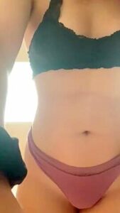 Ex Girlfriend Showing Her Cute Bum