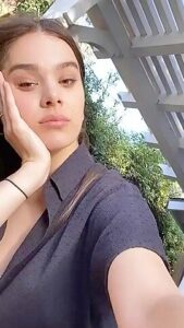 Hailee Steinfeld In Crazy Adult Scene Vertical Video Try To Watch For Check It