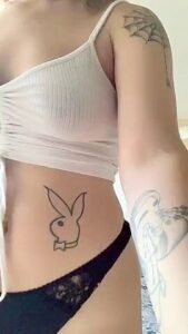 Her Pussy Looks Delicious