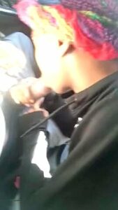 Hoe Sucking Dick In The Car