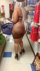 Hood Hoe Doing Some Hood Shit