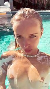 Horny Adult Scene Vertical Video Pretty One