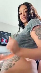 Ig Model With Big Ass