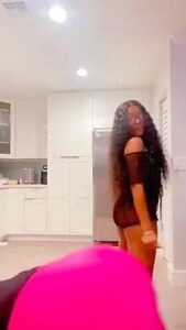 Just Some Twerkin 1