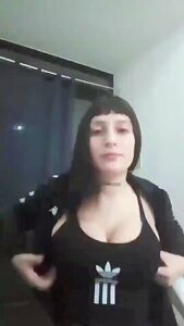 Latina Shows A Boob With No Intention