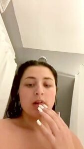 Lizaa In The Shower