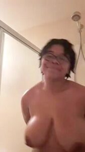 Pfp Video Bbw Lightskin Showers On Snap 2018