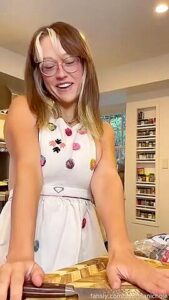 Sabrina Nichole Fansly Nude Cooking Video Leaked