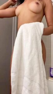 Sexy Slim Redbone Perky Tits