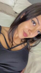 Shaved Pussy lips Pink by Gohain