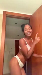 She Sneaking