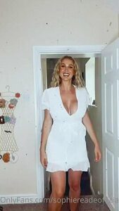 Sophie Reade – Stripping
