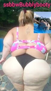 Bubble Booty By The Pool