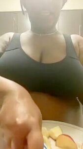 Scope Booty All Out In The Kitchen Showing Big Ass Tiddies