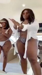 Yacht Party Girls